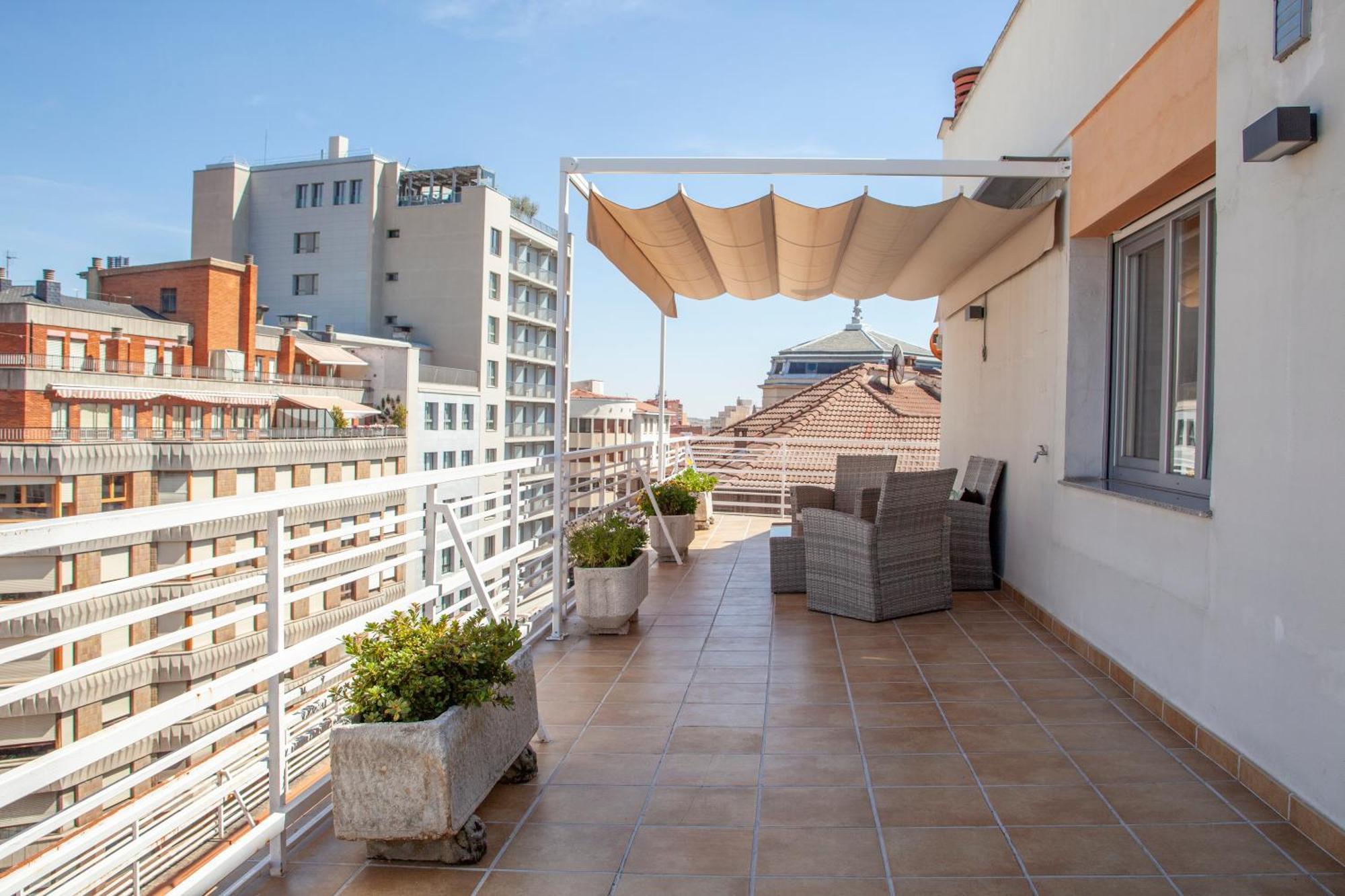 Apartamento Burgo Nuevo Atico De Lujo En Pleno Centro Con Terraza Y Vistas - Leonapartamentos Leão