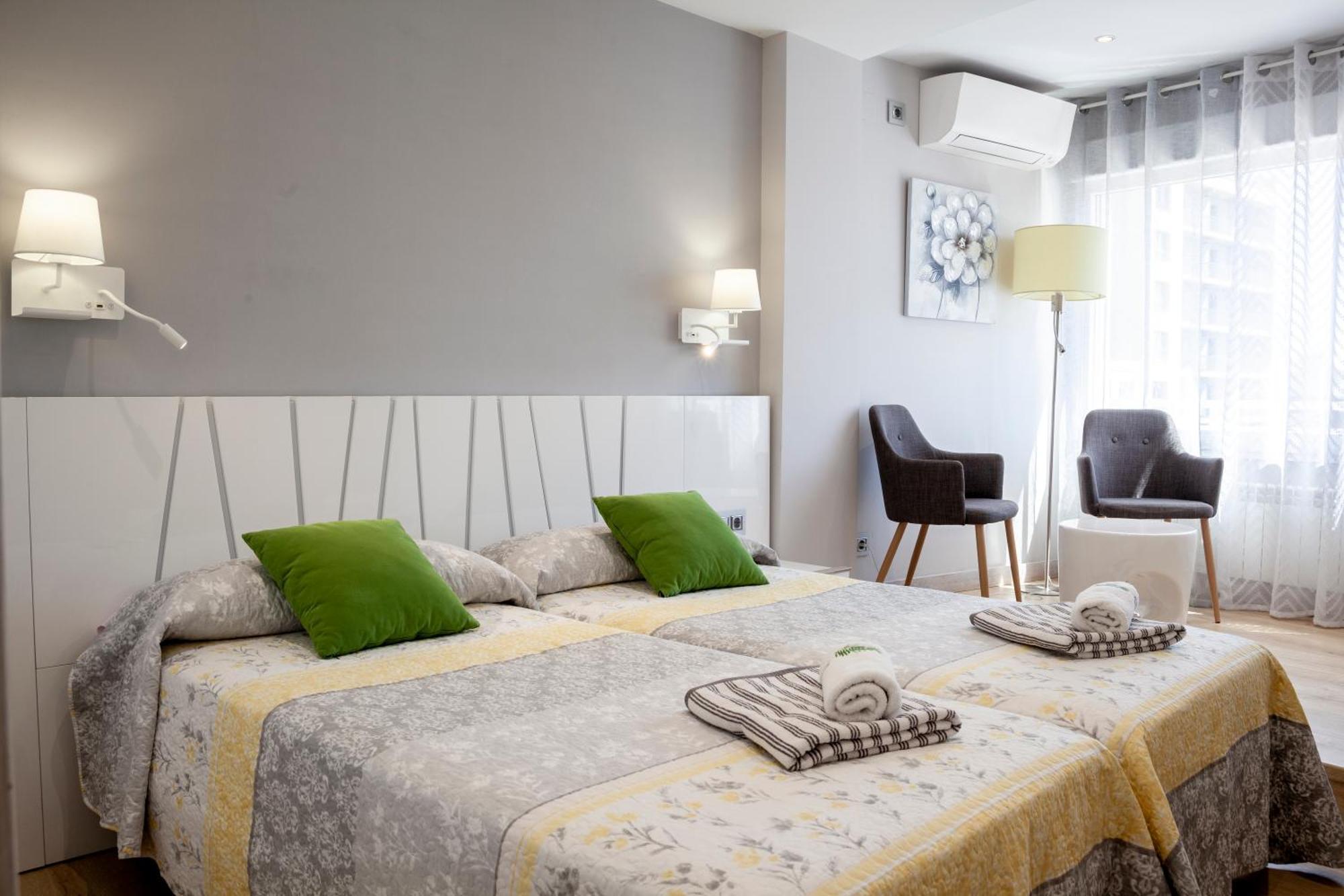 Apartamento Burgo Nuevo Atico De Lujo En Pleno Centro Con Terraza Y Vistas - Leonapartamentos Leão